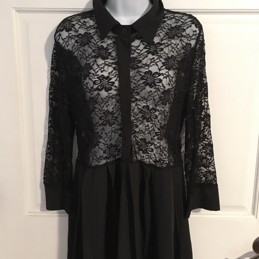 🔵 Black lace dress